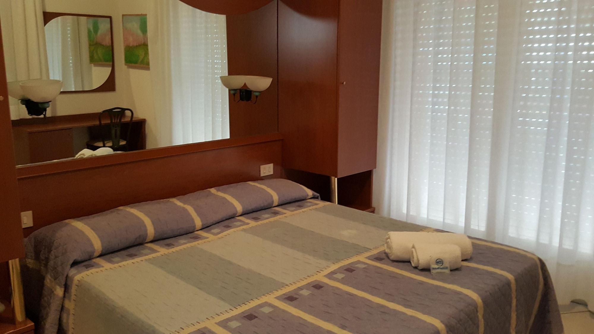 Hotel Madison Lido di Jesolo Exterior photo
