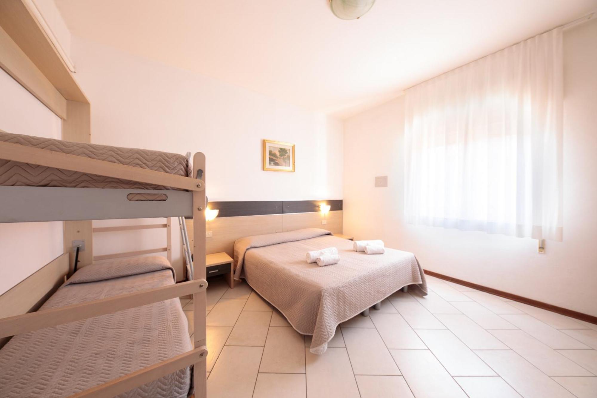 Hotel Madison Lido di Jesolo Exterior photo