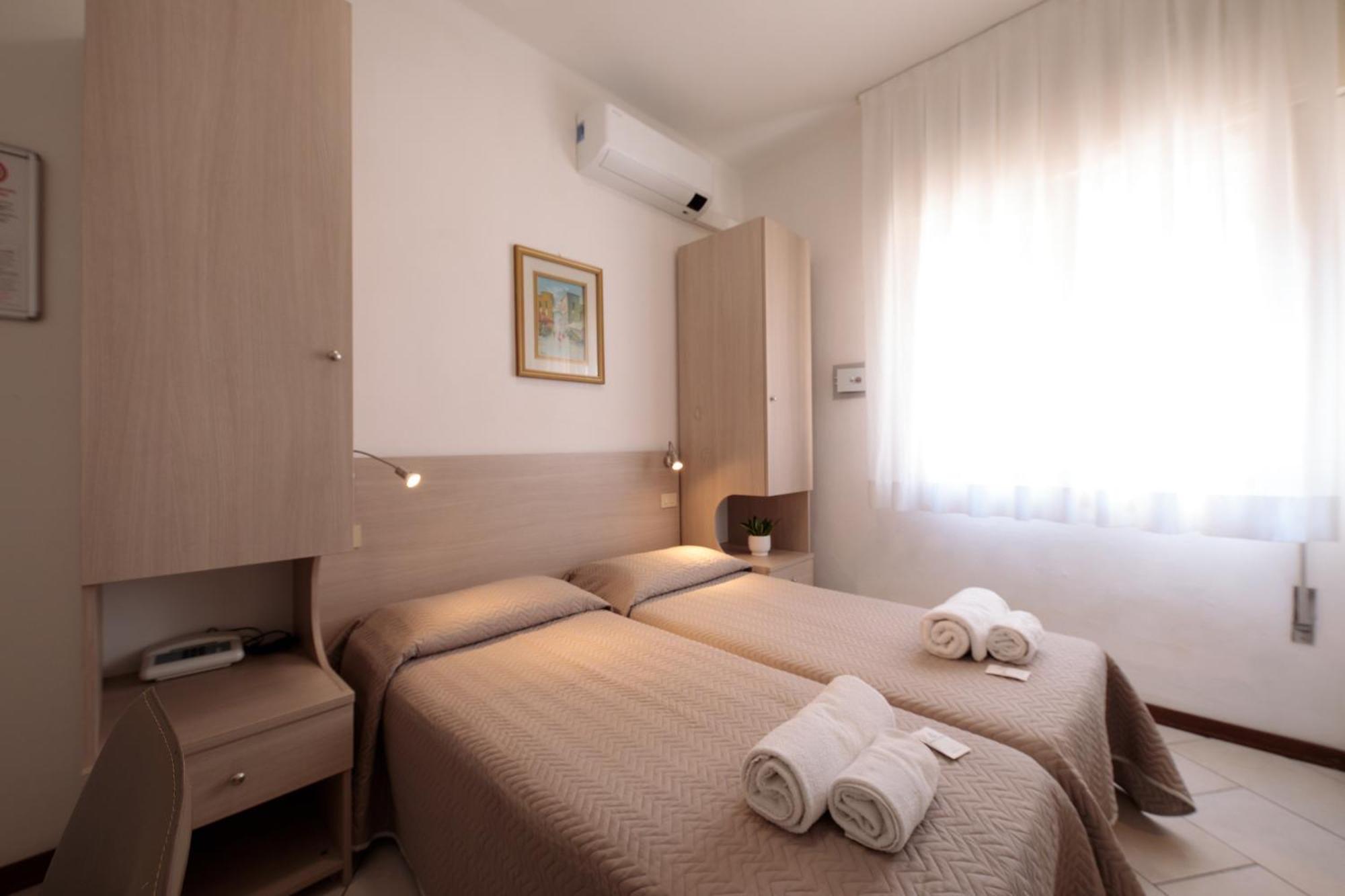 Hotel Madison Lido di Jesolo Exterior photo