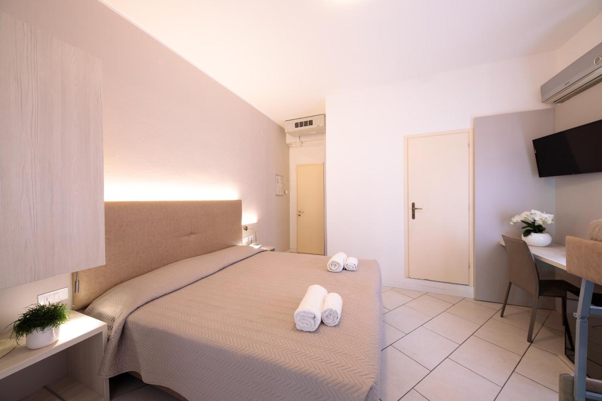 Hotel Madison Lido di Jesolo Exterior photo