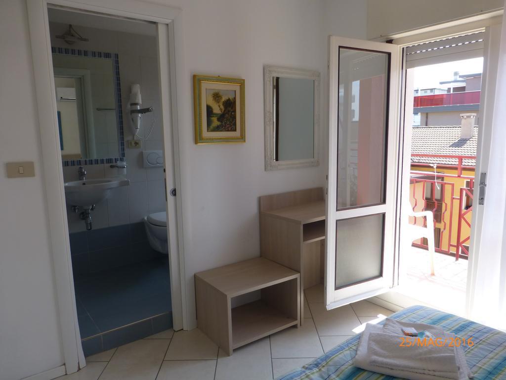 Hotel Madison Lido di Jesolo Exterior photo