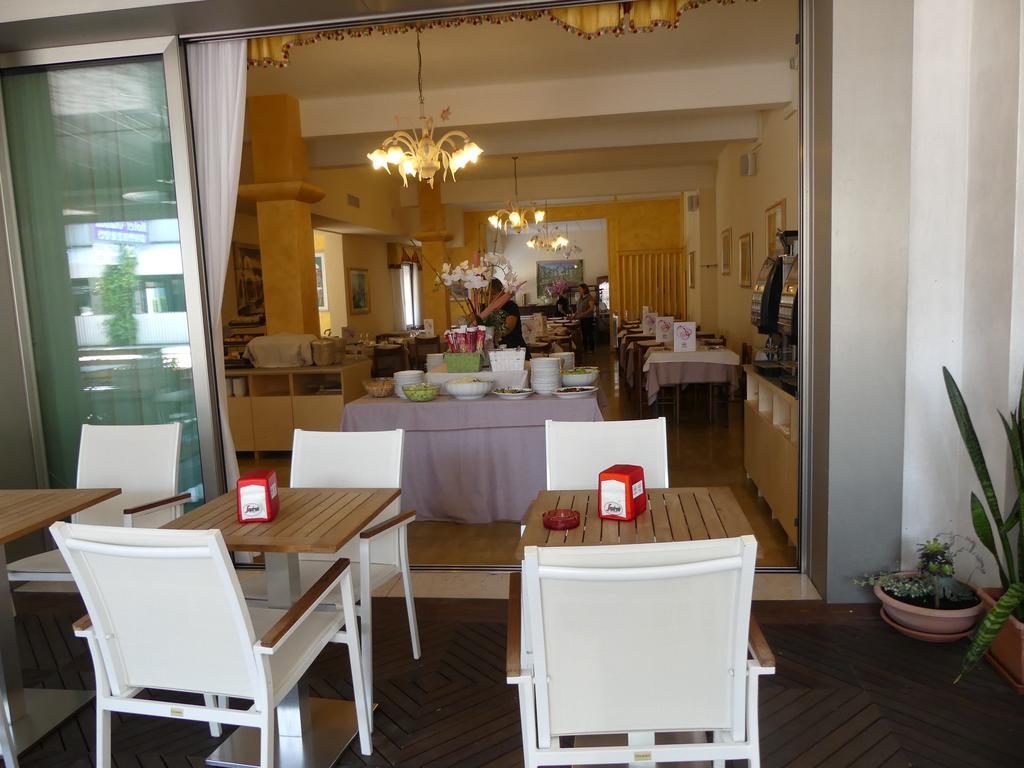 Hotel Madison Lido di Jesolo Exterior photo