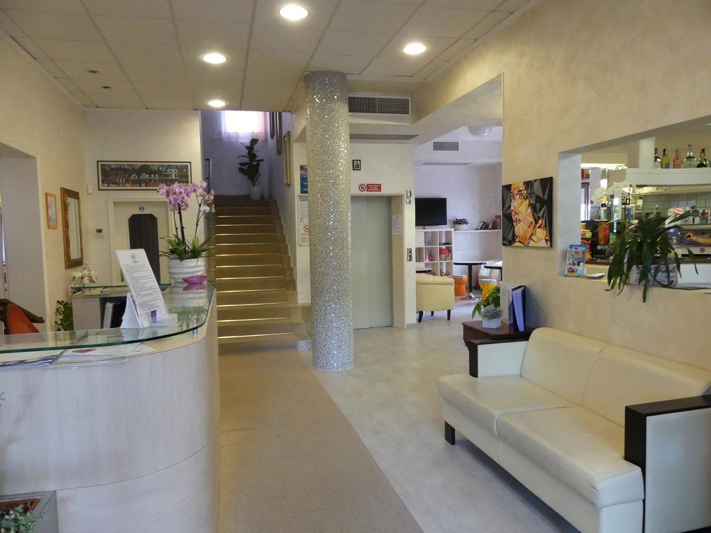 Hotel Madison Lido di Jesolo Exterior photo