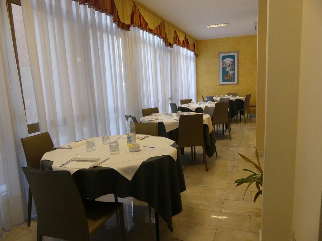 Hotel Madison Lido di Jesolo Exterior photo