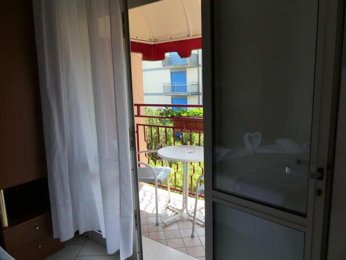 Hotel Madison Lido di Jesolo Exterior photo