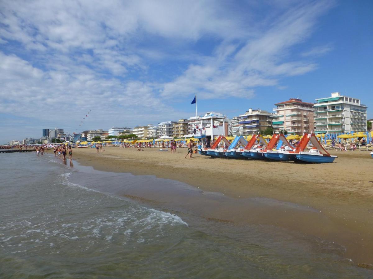 Hotel Madison Lido di Jesolo Exterior photo
